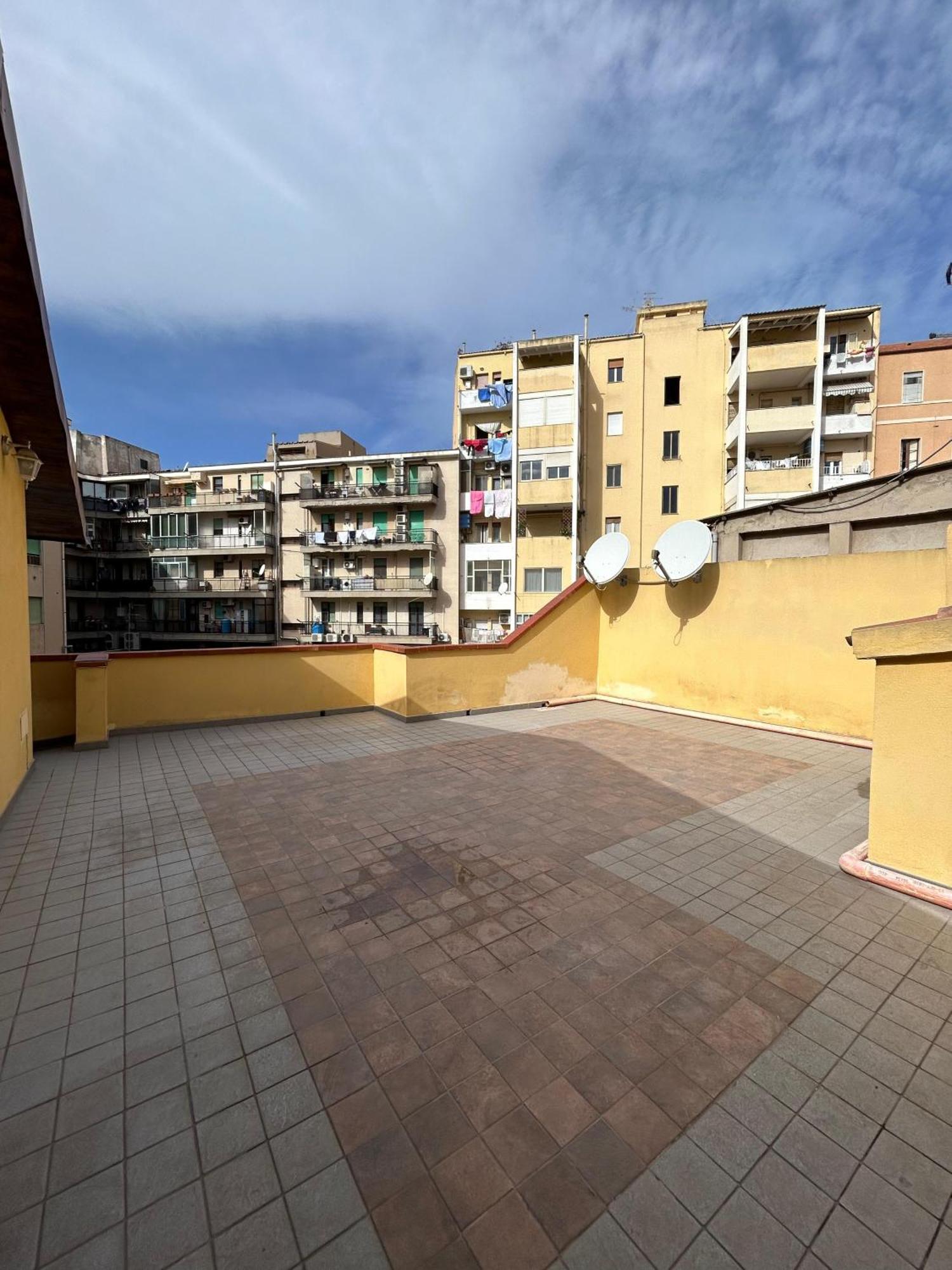 Appartamento Con Terrazzo Privato E Netflix Cagliari Zewnętrze zdjęcie